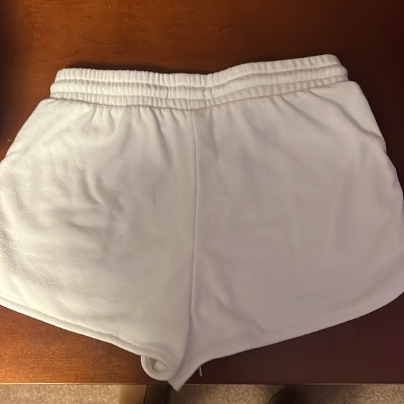 Sincerely Jules White Sweatshorts - Picture 2 of 2